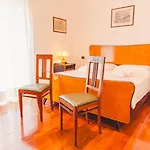 Residenza Edvige - Italian Homing
